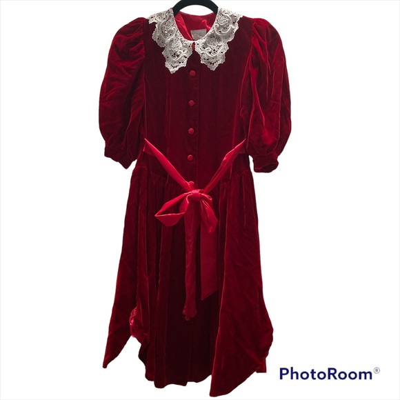 Anne Savoy Other - ANNE SAVOY Vintage red velvet girls dress